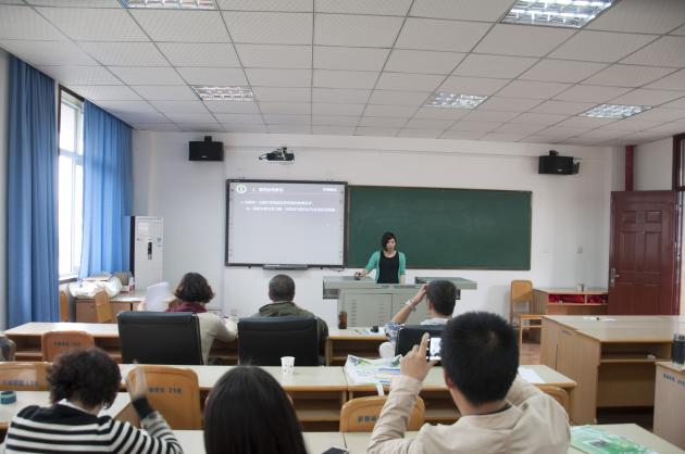 楊漪老師作報告