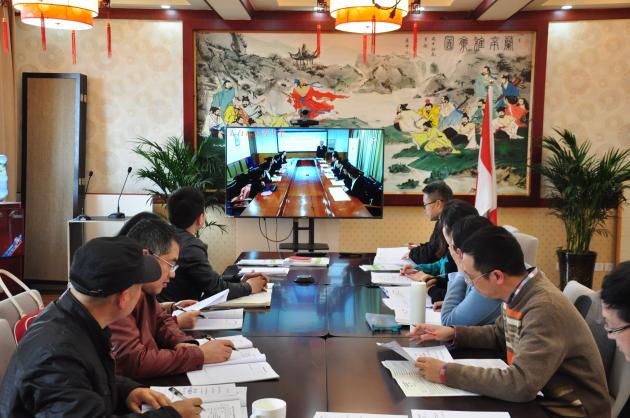 與大彎中學(xué)教師交流