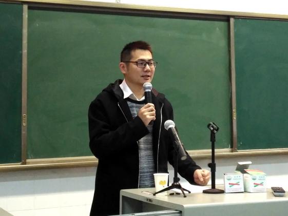 上海STEM云中心主任張逸中博士作《人工智能下的STEM教育革命》專題講座