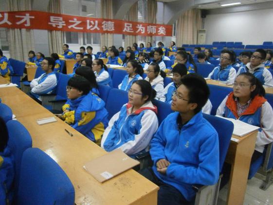 模聯(lián)社成員踴躍參與