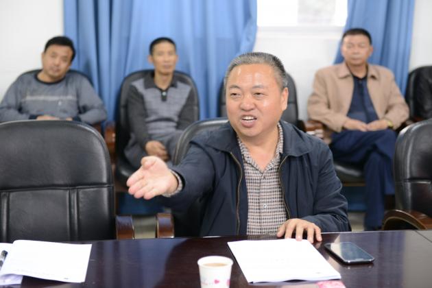 熊偉校長(zhǎng)做匯報(bào)