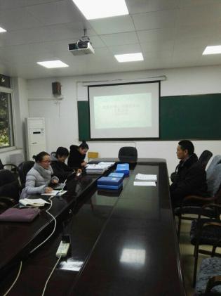 老師們與向副書記交流