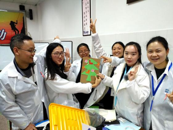 “紙電路創(chuàng)意設(shè)計(jì)”小組作品展示