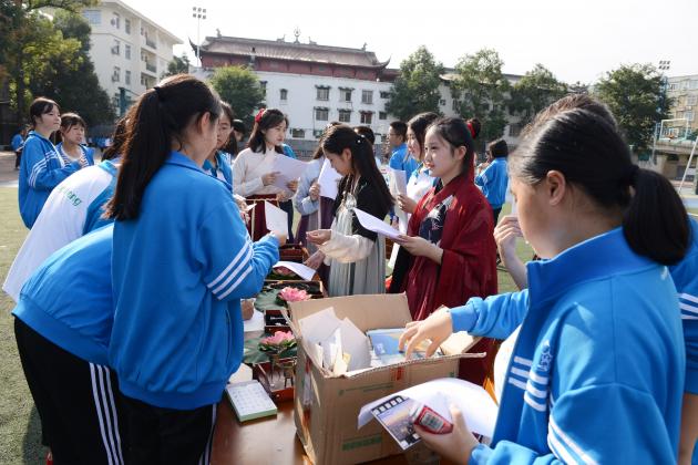 漢語(yǔ)文言社招新現(xiàn)場(chǎng)