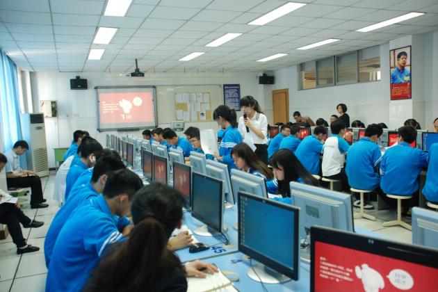 張茜老師在上展示課