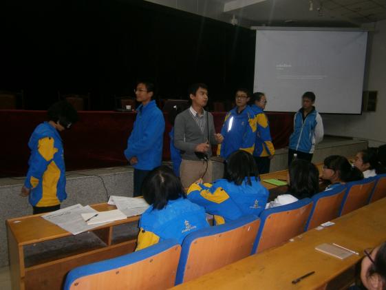 模聯(lián)社成員上臺(tái)展示