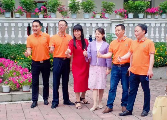 馮中惠老師與科任老師