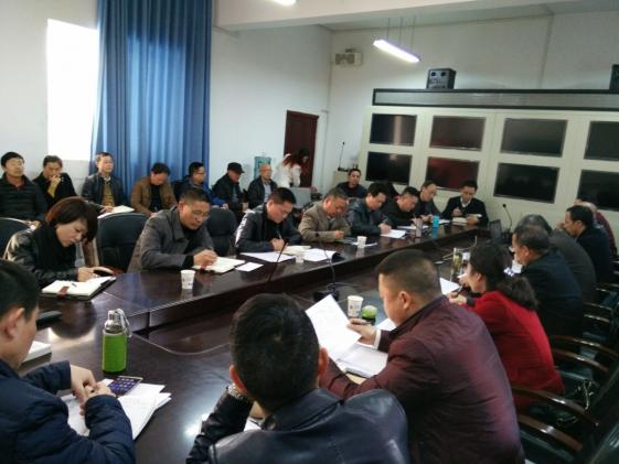 雙流中學教師認真聆聽