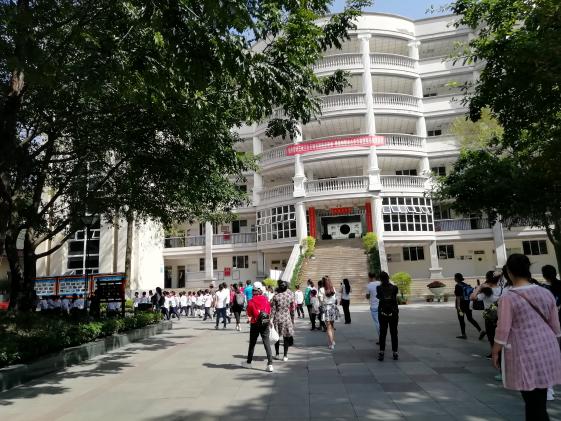  帶著好奇，進(jìn)入雙中校園