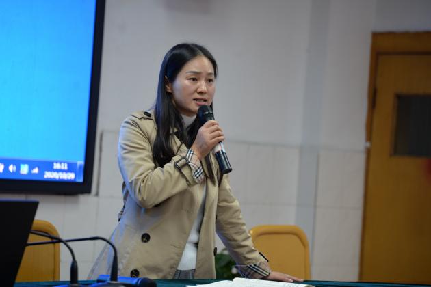 圖片11 區(qū)教科院政治教研員杜梅老師發(fā)言