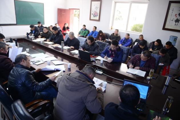 中教室主任劉光文分析一診考試情況