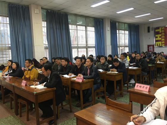 座無虛席的會(huì)議現(xiàn)場