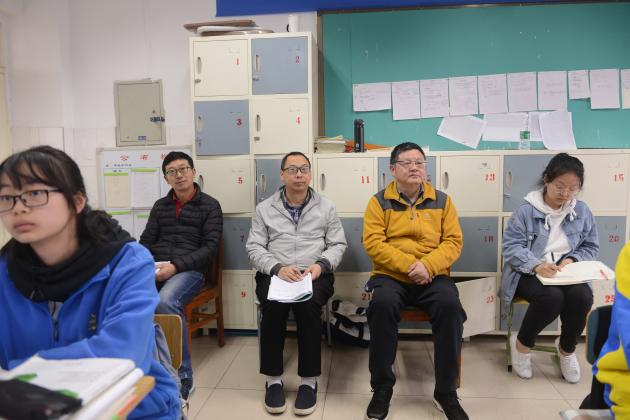 英語研培員雷傳利老師進(jìn)班聽課