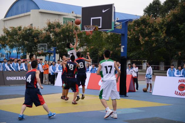 都江堰中學(xué)代表隊和雙流中學(xué)代表隊比賽