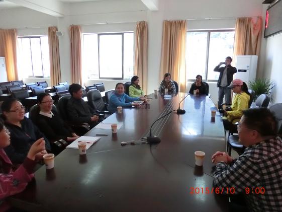 雙流中學生物教研組組長陽冰老師介紹我校教學改革