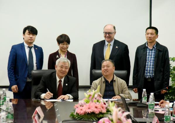 愛爾蘭DIT與雙流中學(xué)續(xù)簽協(xié)議