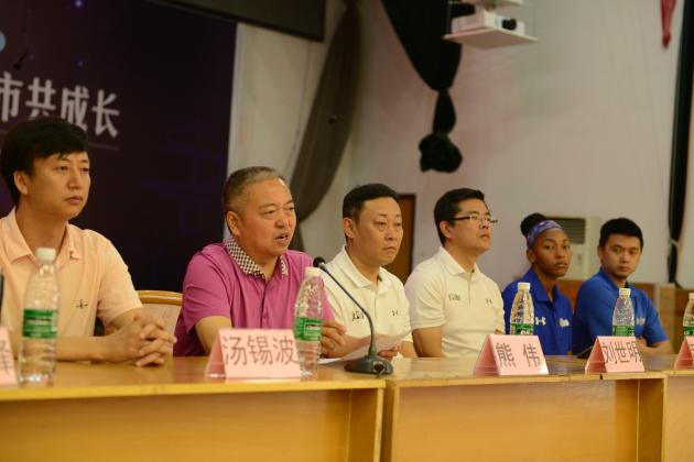 雙流中學(xué)校長熊偉