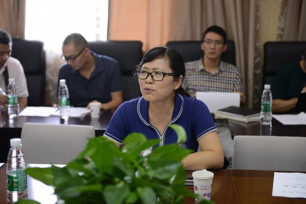 中教科廖冬梅科長(zhǎng)主持會(huì)議