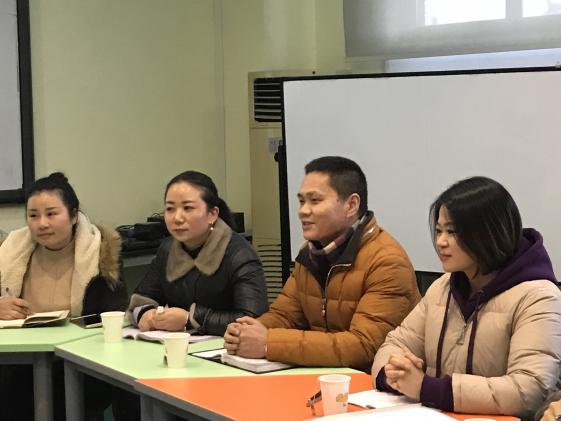 徐校向來訪學(xué)校的領(lǐng)導(dǎo)和老師表達熱忱的歡迎