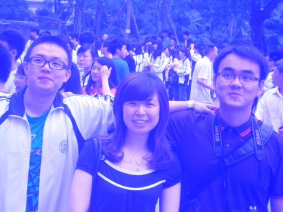 王曉玉老師與11級學(xué)生畢業(yè)合影