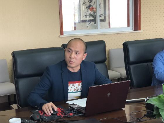 雙流區(qū)教育技術(shù)裝備中心王斌老師介紹教育資源管理平臺(tái)