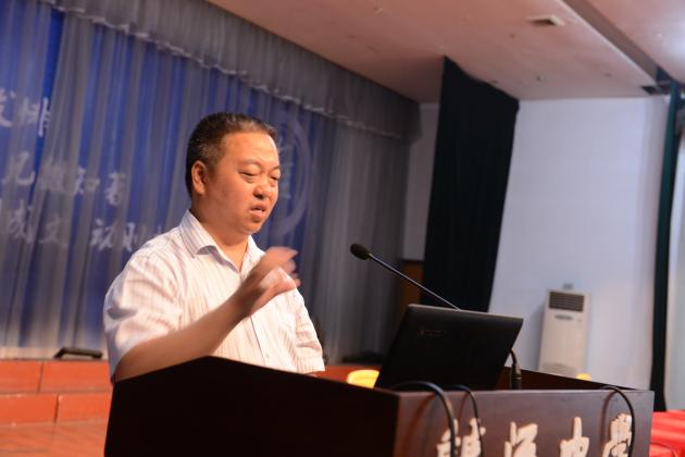 熊偉：“精英教育”“二元導(dǎo)學(xué)”