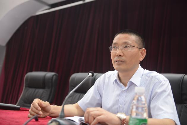 向書記介紹學(xué)校工作