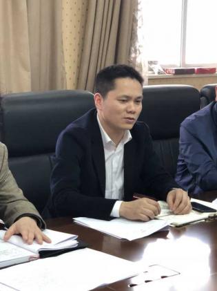 雙流中學(xué)副校長(zhǎng)徐天福發(fā)言