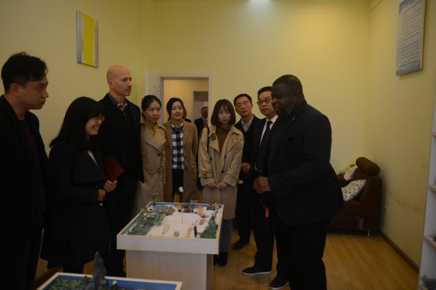 參觀雙中心理輔導(dǎo)中心