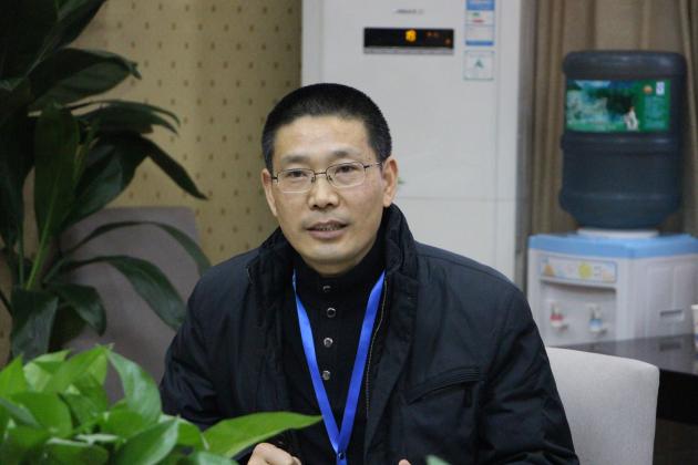 雙流中學(xué)黨總支副書記、工會主席向發(fā)友發(fā)言