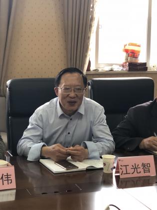  雙流區(qū)教育技術(shù)裝備中心江光智主任致歡迎詞