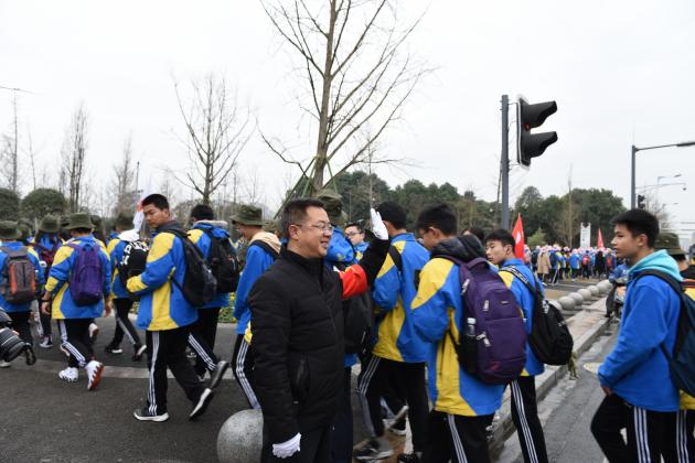 校長為我們引路