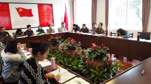 教研員劉光文做工作指導(dǎo)