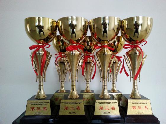 雙流中學(xué)田徑隊在省第45屆元旦越野賽中碩果累累