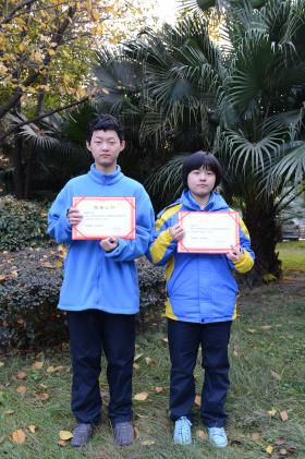 獲得機器人二人接力賽省一等獎的徐藝帆、林紅組合