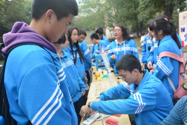 科技社同學演示作品