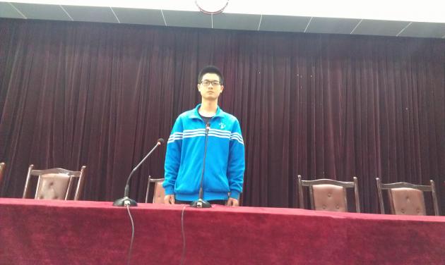 國旗班唐玉文發(fā)表競選演說