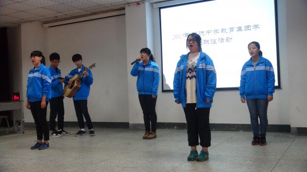 雙流中學學生表演現(xiàn)場1