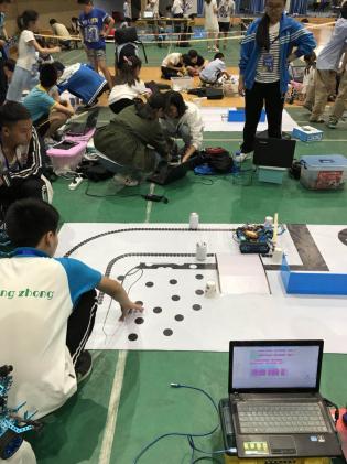 賽前認(rèn)真調(diào)試