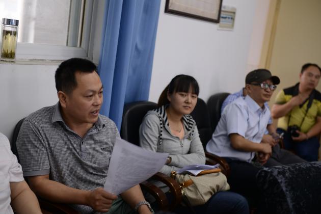 雙中教育集團(tuán)副理事長(zhǎng)、公興初中校長(zhǎng)鄒友義進(jìn)行答辯