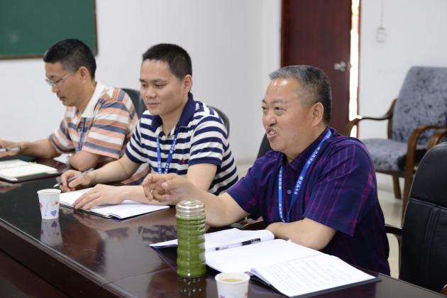 熊偉校長做匯報