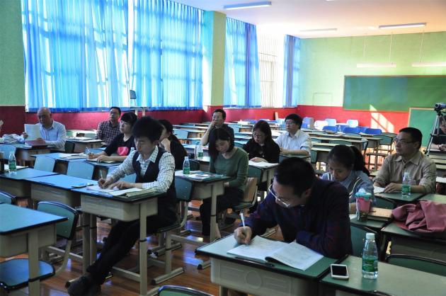 全體老師專心聽課