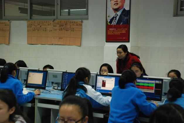 毛宇老師指導(dǎo)學(xué)生 