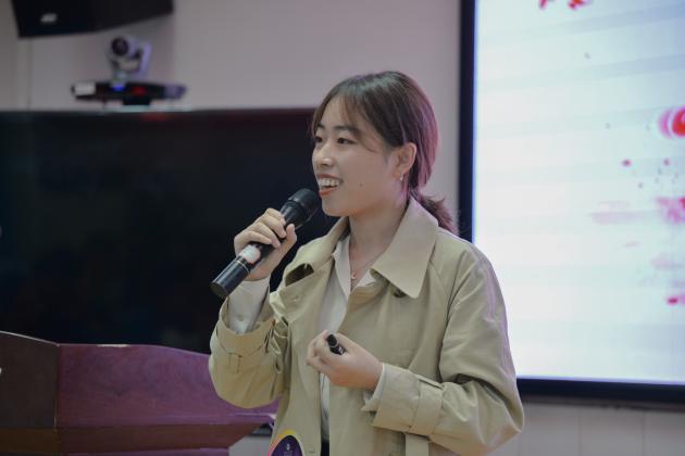 代镕镕老師演講