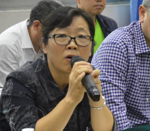 區(qū)教育局中教科科長(zhǎng)廖冬梅發(fā)言