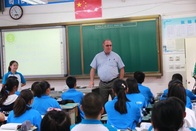 Robert Webert校長與學生交流