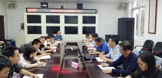 支委們認(rèn)真記錄