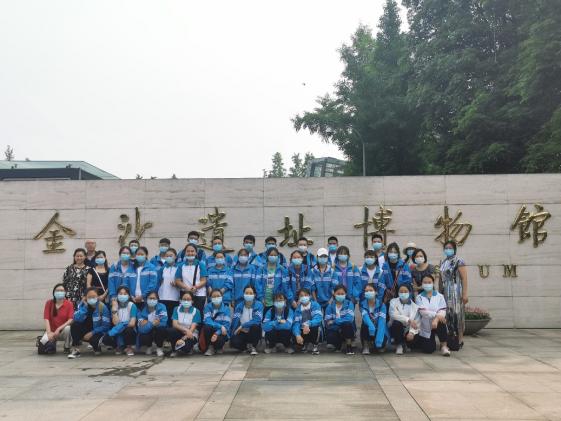 雙流中學西藏散插生參觀金沙遺址博物館