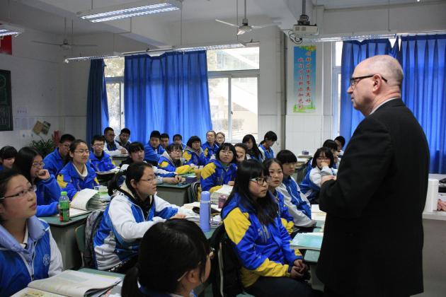 美國高中校長考察團訪問雙流中學(xué)