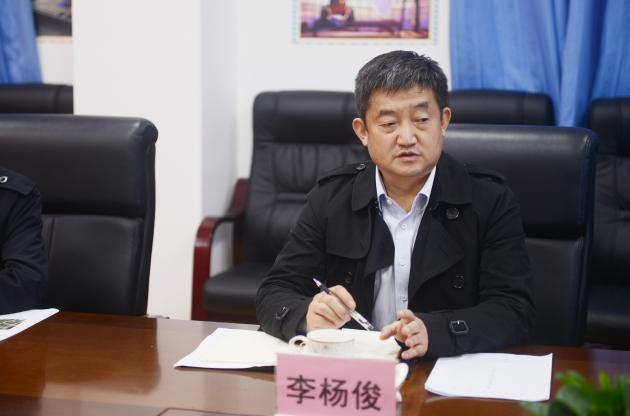 區(qū)委副書記李楊俊關心學校項目建設